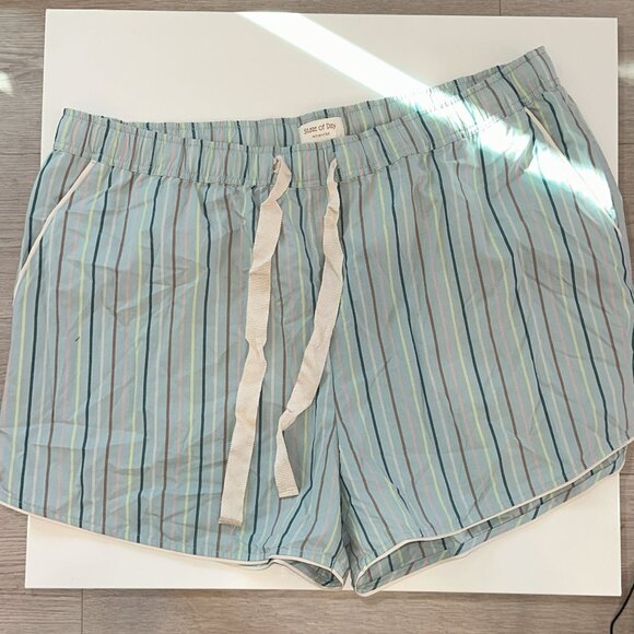 NWT  STATE OF DAY SHORTS XL - Picture 1 of 1